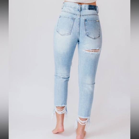 Insane Gene Hi-Waist Tapered Jeans in Medium Wash - Picture 3 of 8